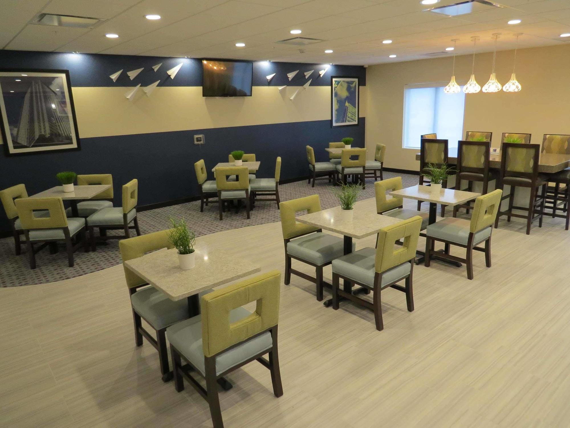 Spark By Hilton Erie Exterior foto